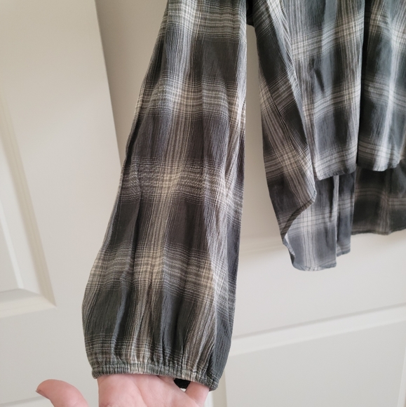 🖤Ana olive plaid blouse - Picture 3 of 7